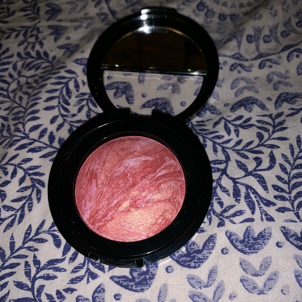 laura geller baked blush n brighten tropic hues